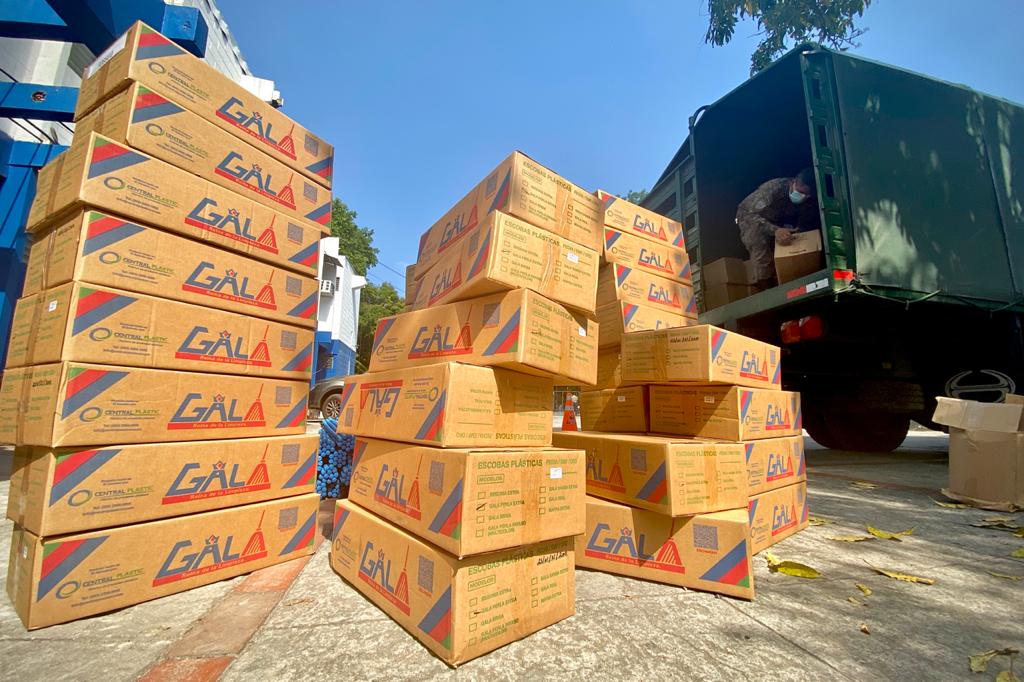FAES traslada insumos de bioseguridad que escuelas usarán en reapertura semipresencial faes-traslada-insumos-de-bioseguridad-que-escuelas-usaran-en-reapertura-semipresencial